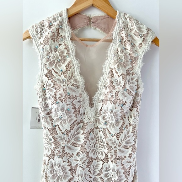 BETSY & ADAM | Sheath White Floral Lace Illusion Mini Dress Embellished Size 8 - Picture 5 of 12